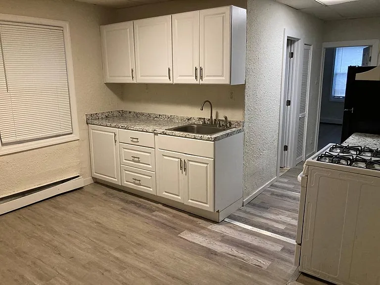 112 Arlington Ave — Photo 2
