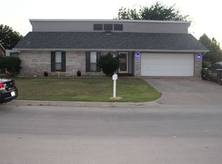 2011 Shenandoah Dr, Ardmore, OK 73401
