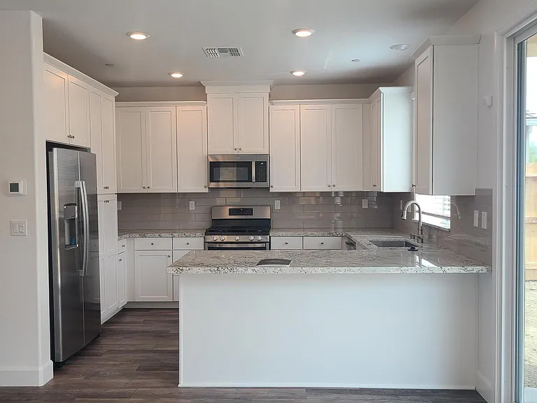 2064 Shale St — Photo 6