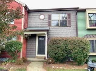 52 Duck Hawk Ct, Hackettstown, NJ 07840