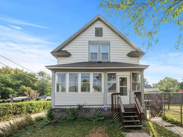614 Farrington St, Saint Paul, MN 55103