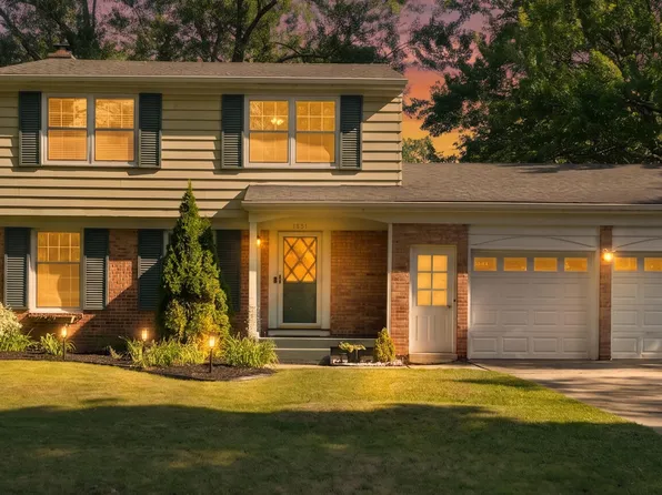 1731 Clearbrook St SE, Grand Rapids, MI 49508