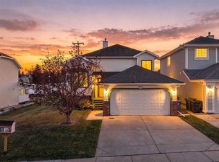 184 N Hidden Cir NW, Calgary, AB T3A5G8