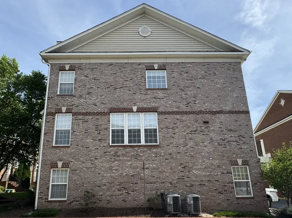 2151 Red Vine Dr, Vienna, VA 22182