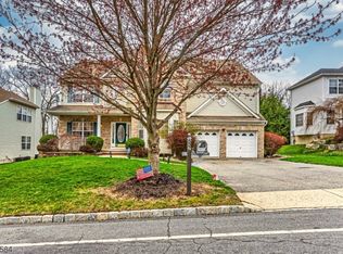 657 Skyline Dr, Lake Hopatcong, NJ 07849