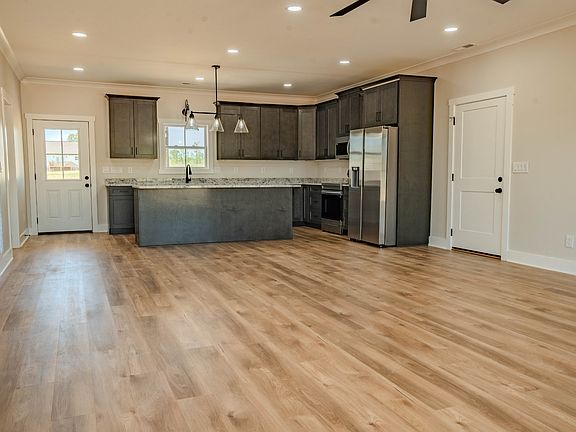 3rd image of 161 Bear Ln