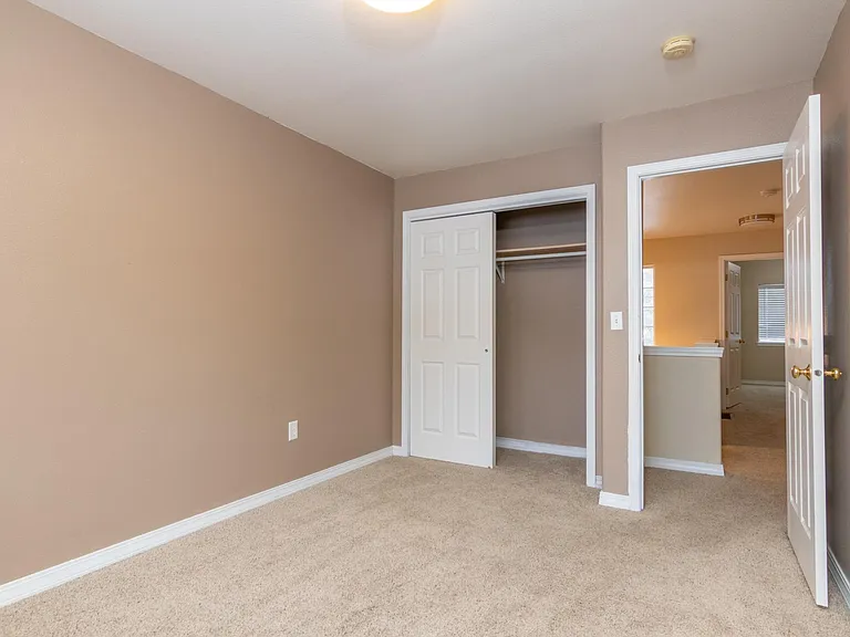 516 S Arthur St — Photo 10