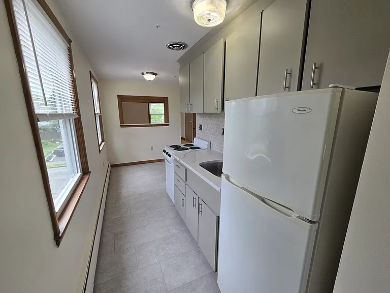 11 Guild St #2R — Photo 11