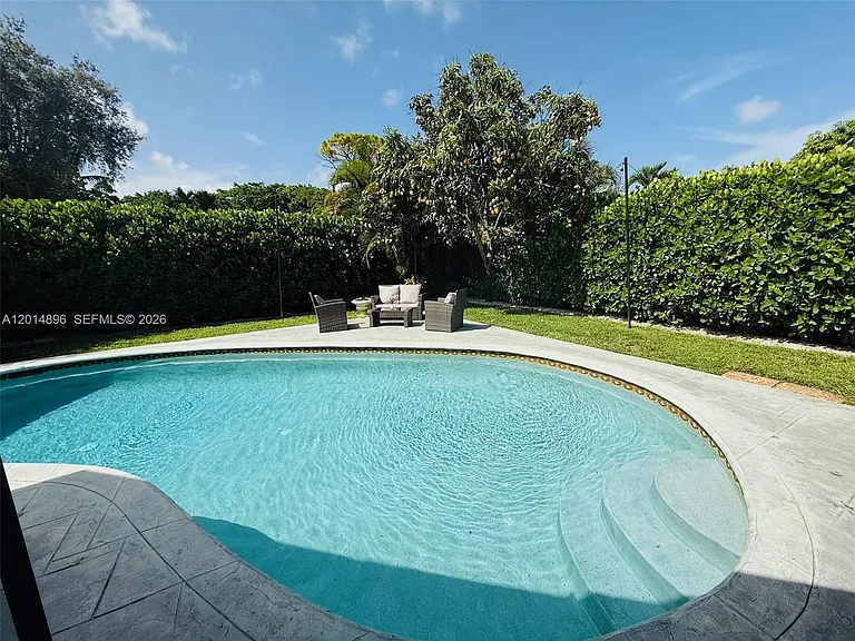 2411 NW 31st St — Photo 34