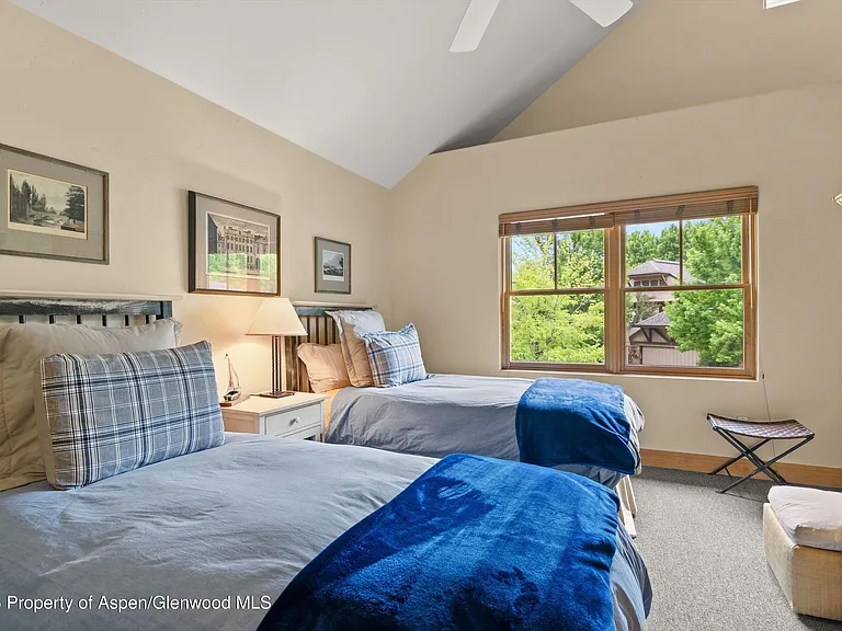 31 Primrose Rd — Photo 17
