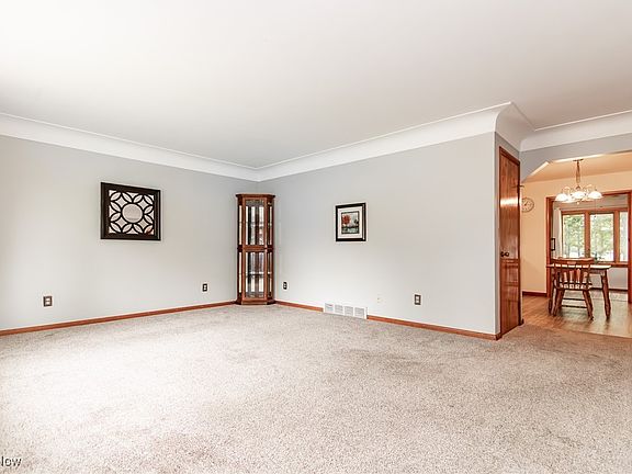 3rd image of 2966 Lynn Dr