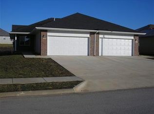 2457 W Deerfield St, Springfield, MO 65807