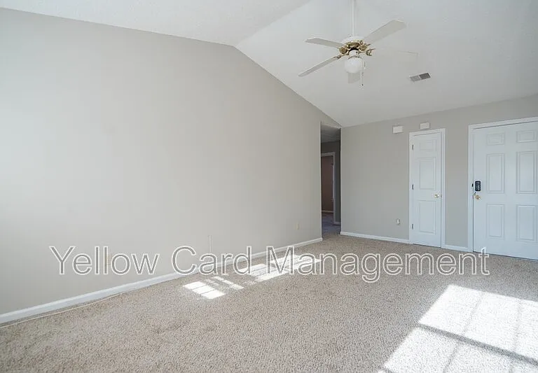 82 Crosby Dr — Photo 15