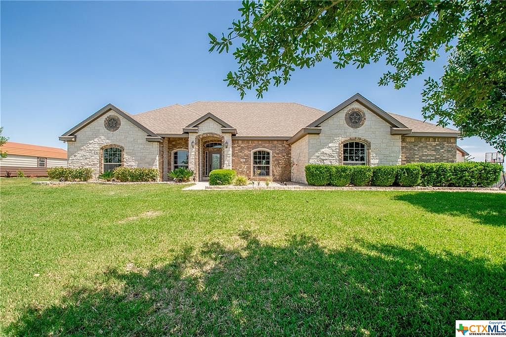 2051 Sun Cir Rogers Tx 76569 Mls 408030 Zillow