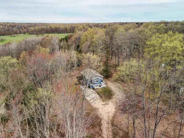 12766 Oakley Rd, Honor, MI 49640