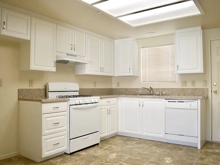 Desert Villas Apartment Homes — Photo 31