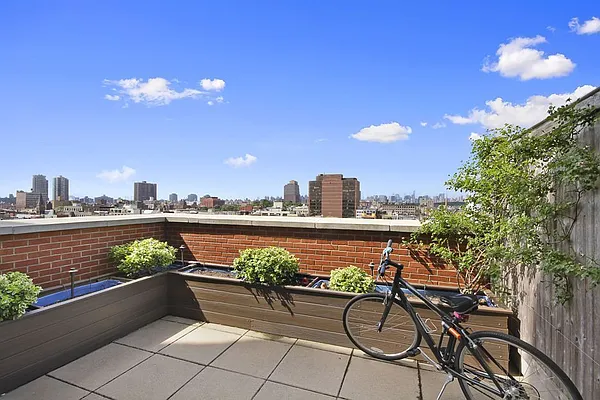 Sold by Stribling | media 4