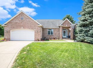 1390 Stone Trl, South Bend, IN 46614