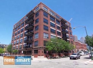 1040 W Adams St #P-211, Chicago, IL 60607