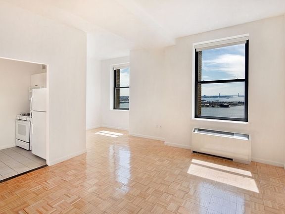4th image of 1 West St APT 2240