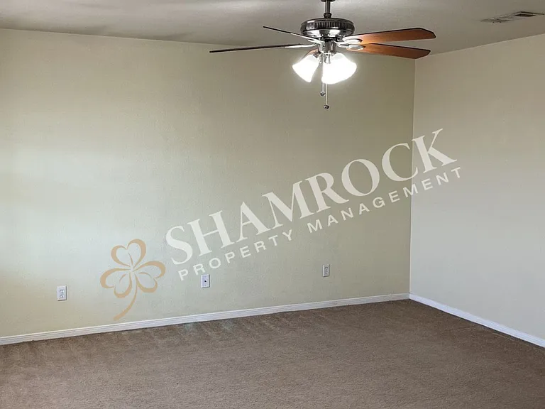 2320 Breezy Dr — Photo 2
