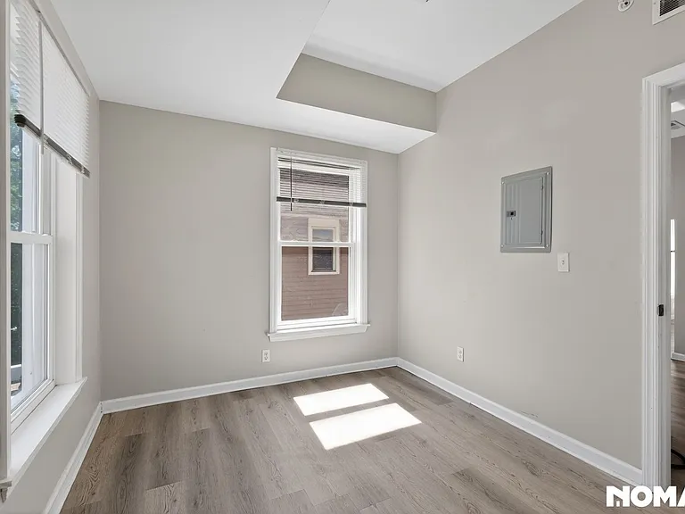 558 Marston St — Photo 13
