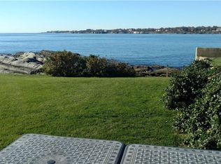 13 Shore Dr, Middletown, RI 02842