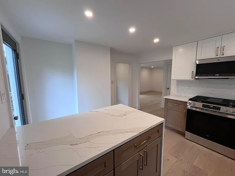 625 Conestoga Rd — Photo 9