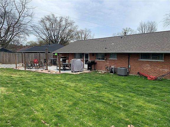 3rd image of 2303 Lynpark Ave