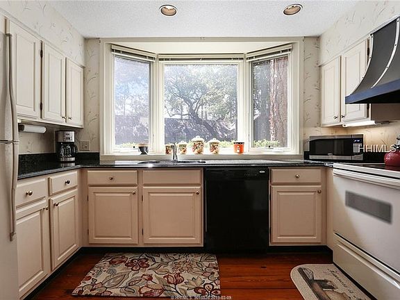 4th image of 31 Shipyard Dr APT F5