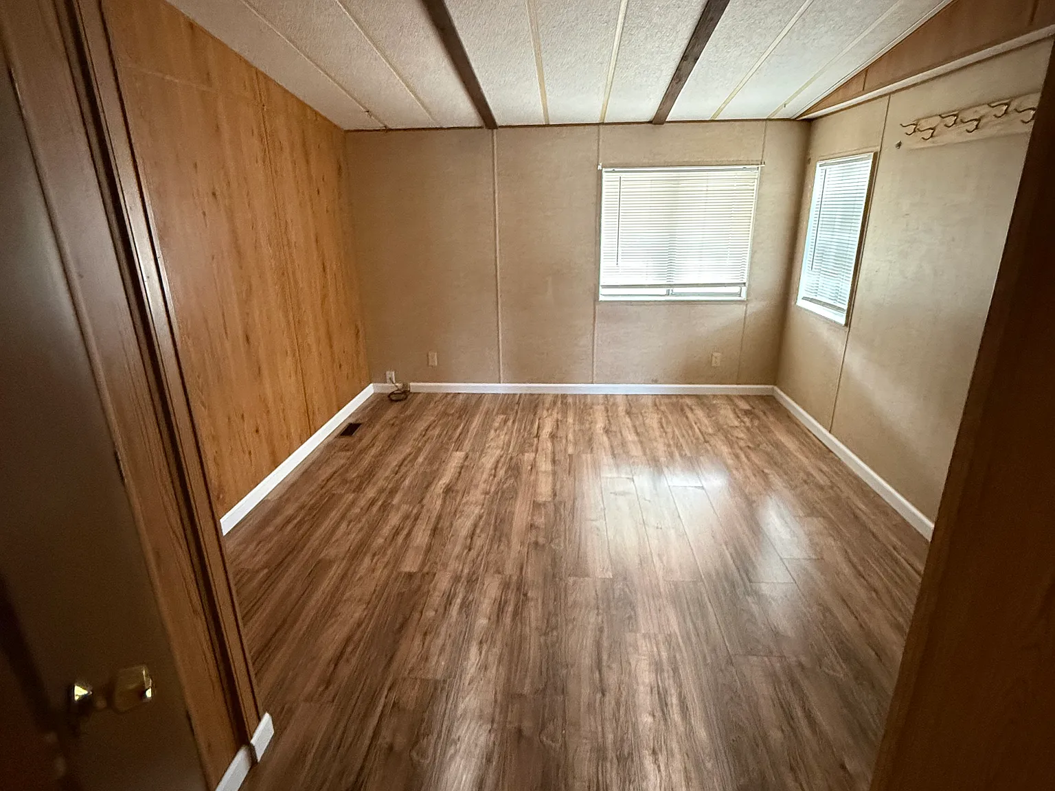 17 East 360 Ln N — Photo 2