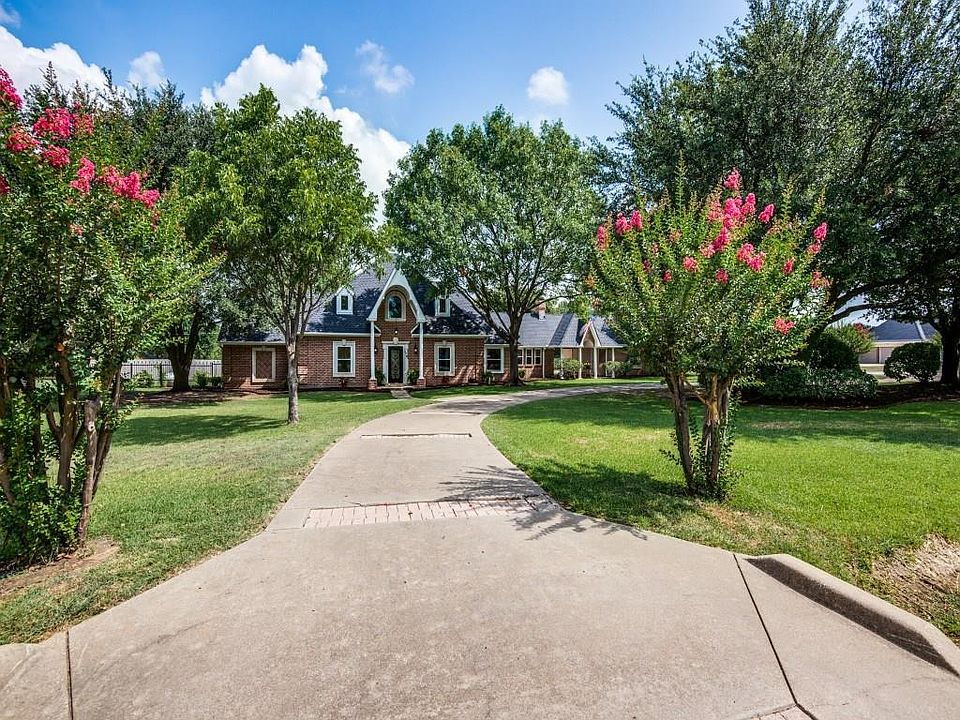 1st image of 170 Canyon Oaks Dr