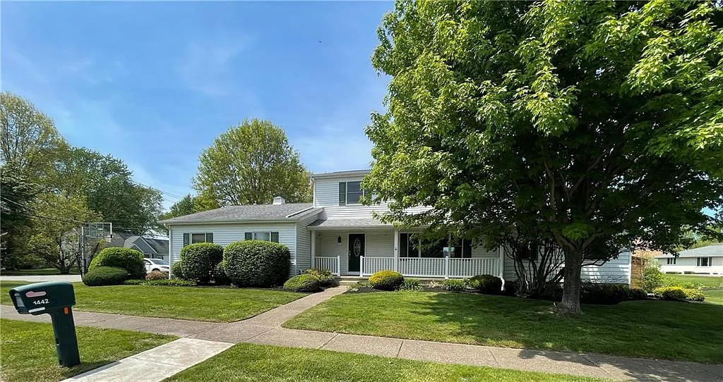1442 Biebel Ave photo 1