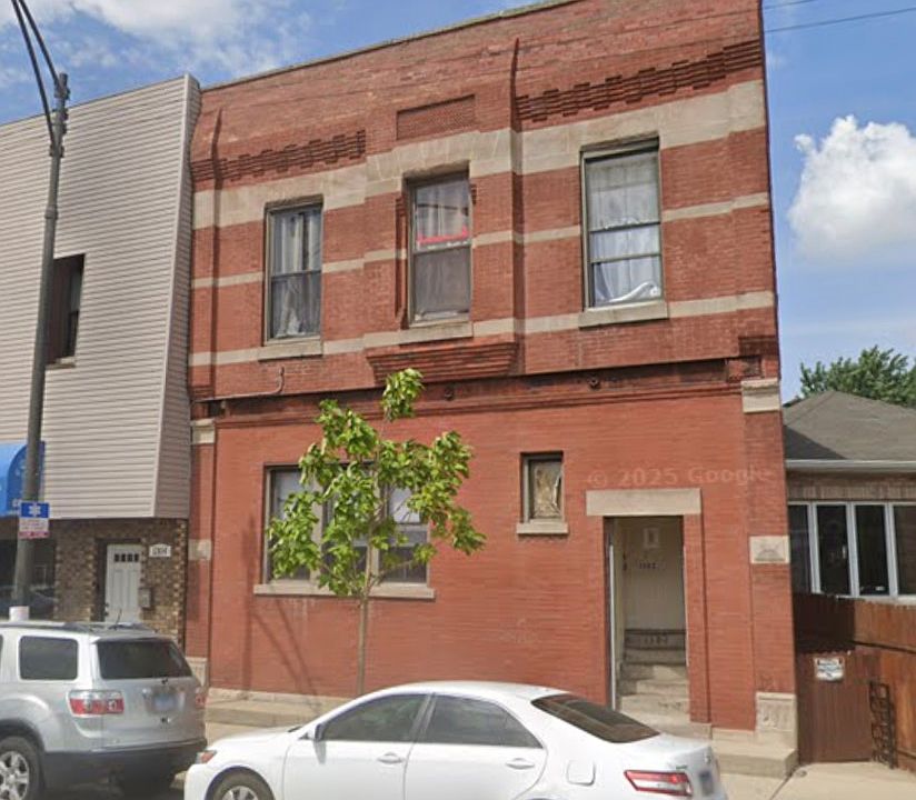 1st image of 1302 W 31st St