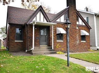 335 8th St, Silvis, IL 61282