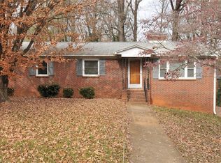 2725 Cherokee Ln, Winston Salem, NC 27103