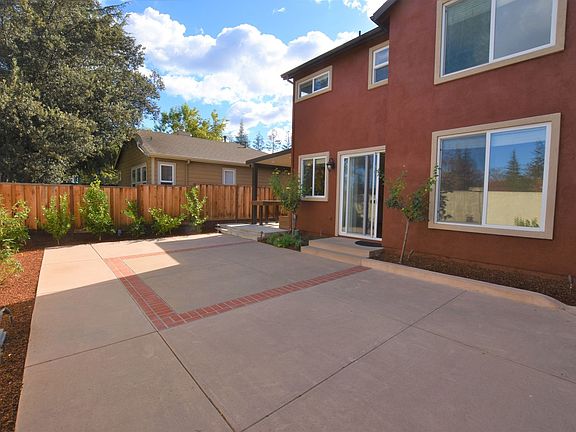 3rd image of 118 Smith Ranch Ct