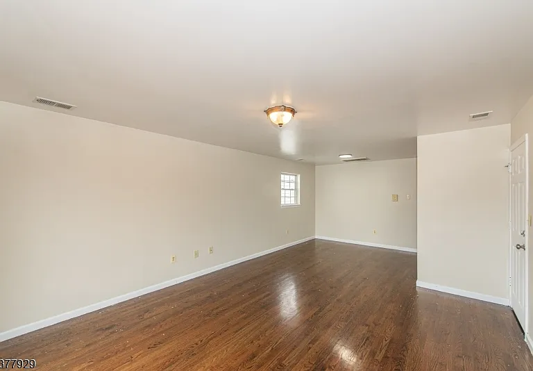 905 Olive St #2 — Photo 5