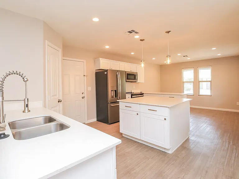 3825 E Frances Ln — Photo 6
