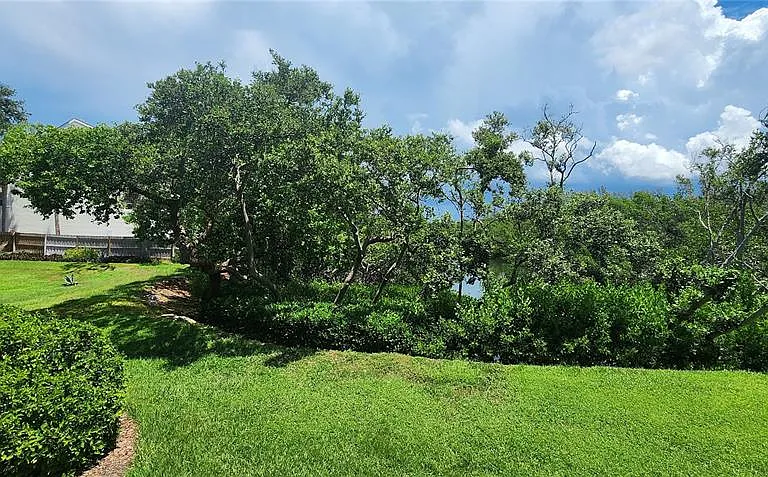 1515 Pinellas Bayway S #62 — Photo 32