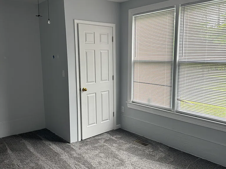 530 Cedar Grove Rd — Photo 8