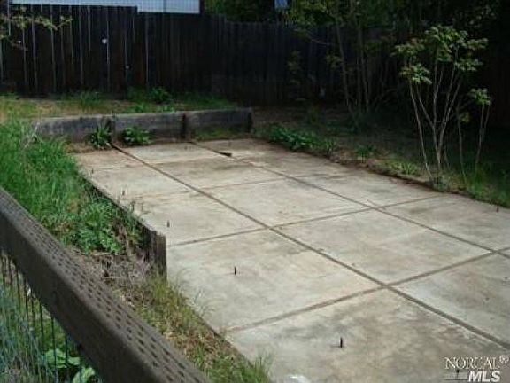4th image of 65 Waterman Ave