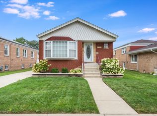 8742 S Fairfield Ave, Evergreen Park, IL 60805
