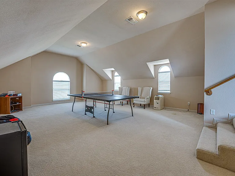 14 Center Ct — Photo 10