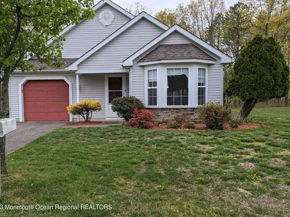 197 Skyline Drive, Lakewood, NJ 08701