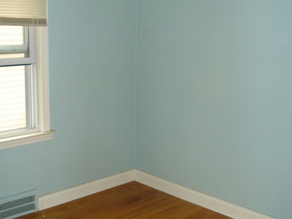 1st image of 15154 Paris St