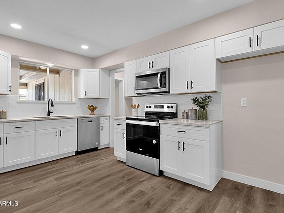 2nd image of 10550 W SNEAD Drive