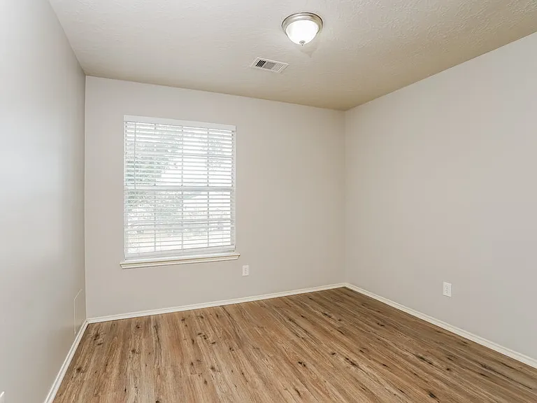 8310 Woodland Willows Dr — Photo 12