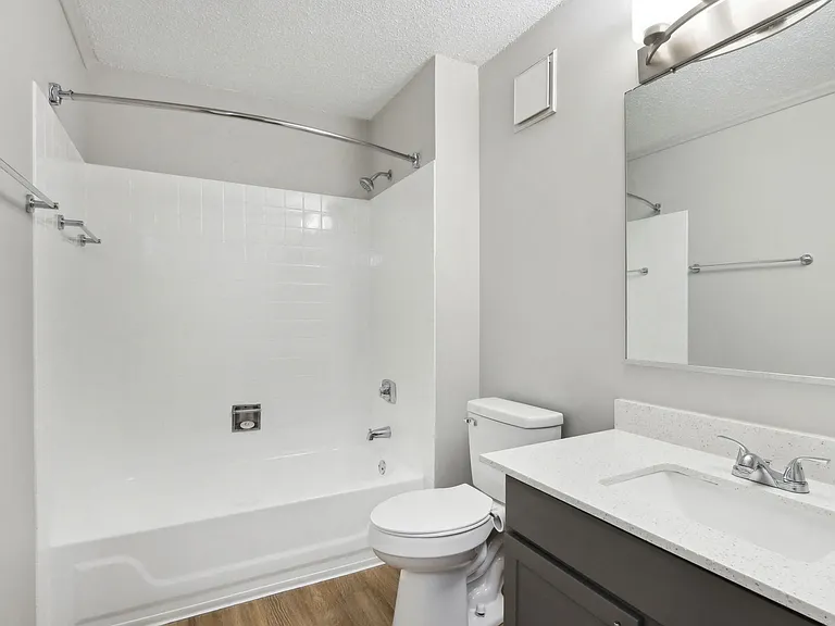 100 Forest Place Apartments — Photo 44