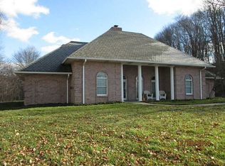 121 Sniezek Ln, Beaver falls, PA 15010